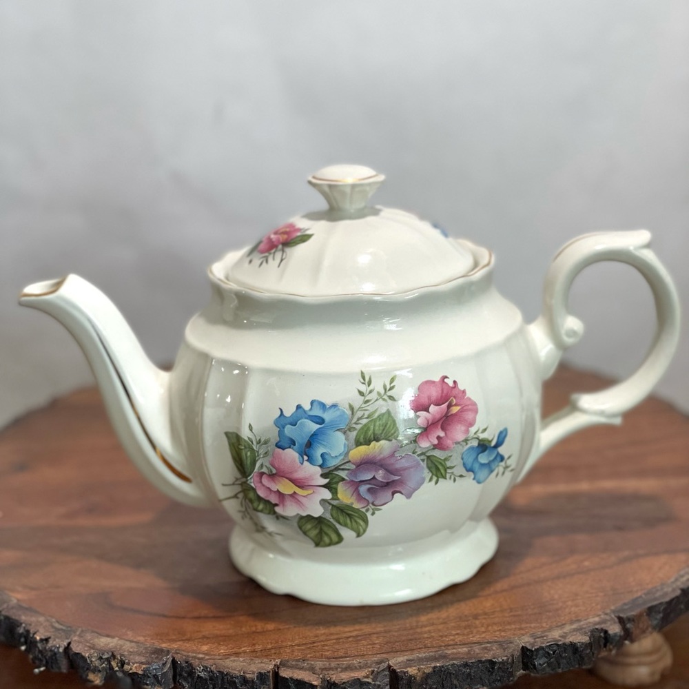 Crown Dorset Teapot Staffordshire England Gold trim